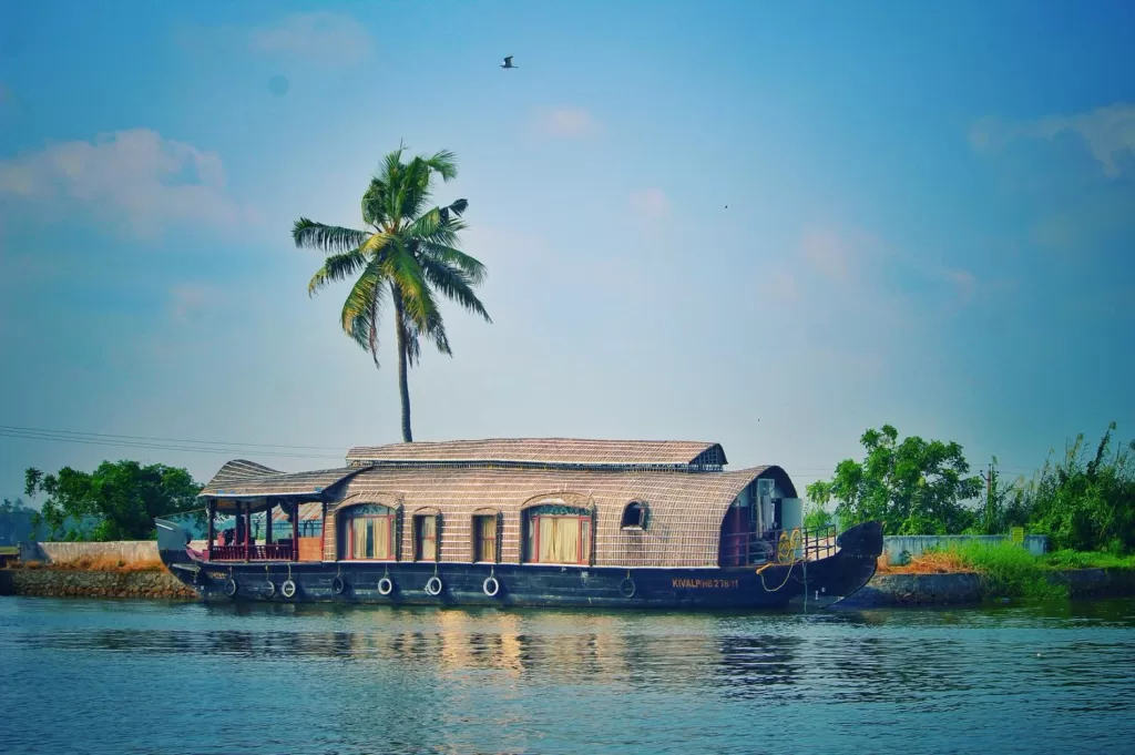Best Tourist Places in India in 2024 - Kerala-mymixindia.com_-jpg.webp